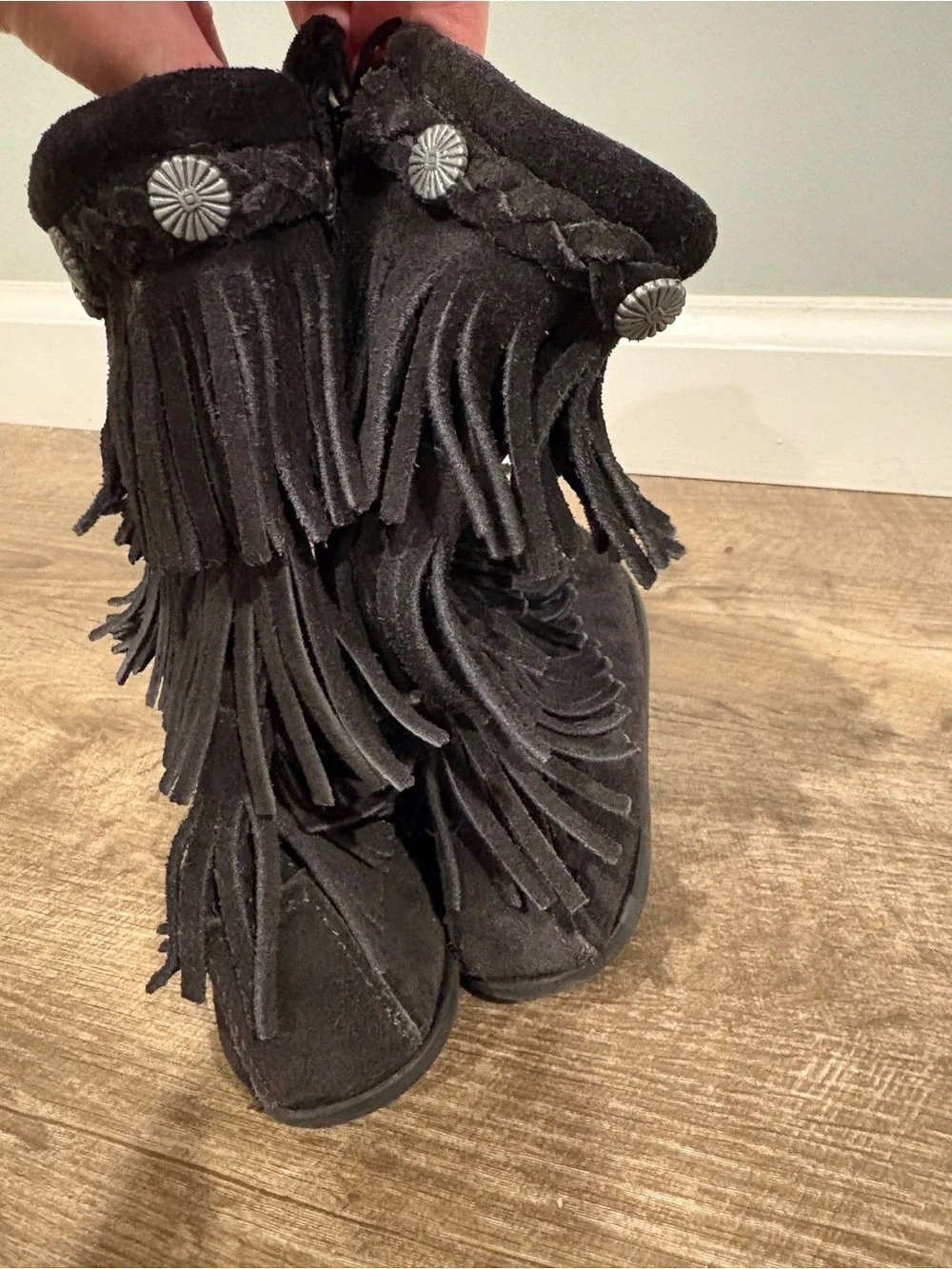 Minnetonka Girls Black Suede 3-Tier Fringe Boot Concho Zipper US Size 11